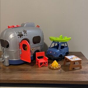 Fisher-Price Silver Camper Playset with Red Chair and Green Kayak